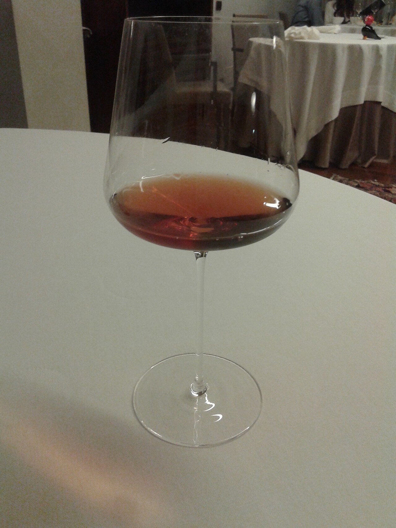 Oranž vino — belo vino sa dugotrajnim kontaktom kože